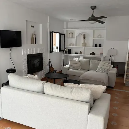 Casa Alejandro * מארבלה